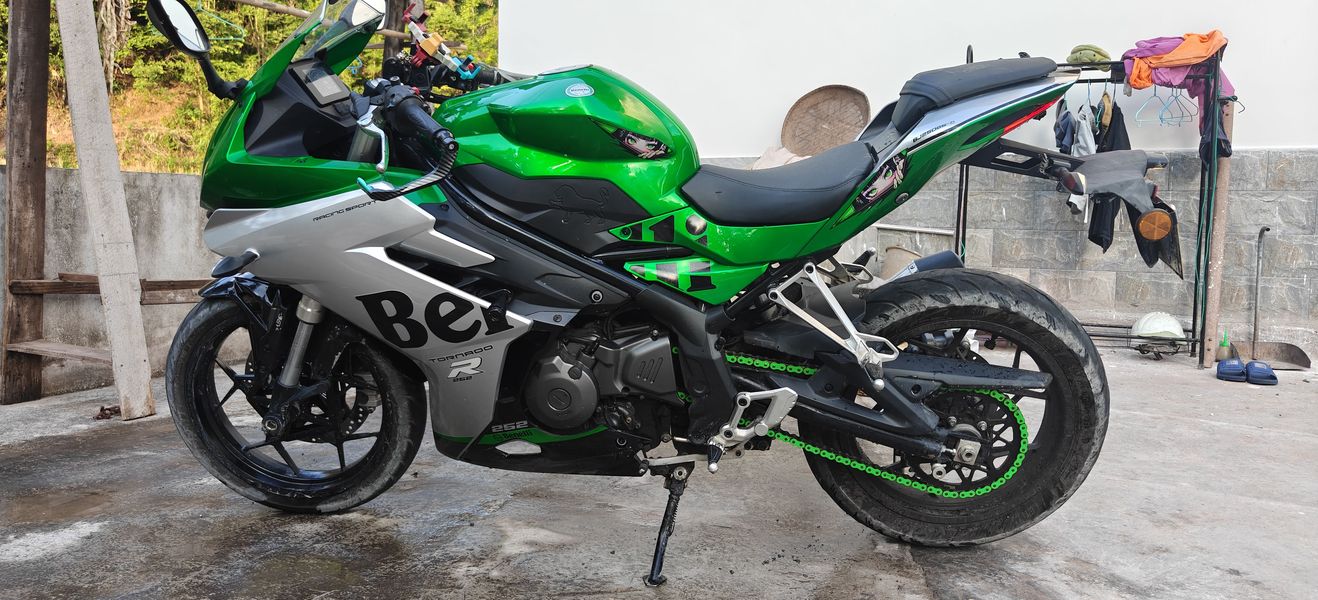二手贝纳利龙卷风 Tornado 252R