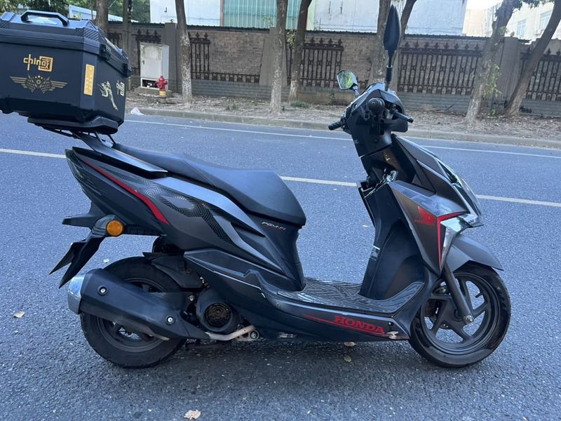 二手新大洲本田裂行 RX125Fi