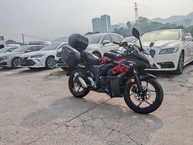 二手济南铃木极客飒 Gixxer 155