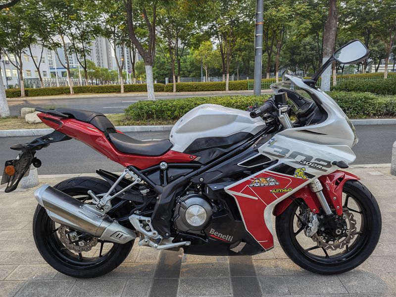 二手贝纳利龙卷风 Tornado 302R