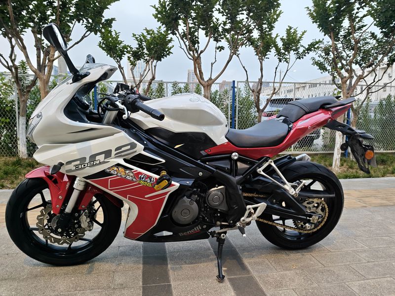 二手贝纳利龙卷风 Tornado 302R