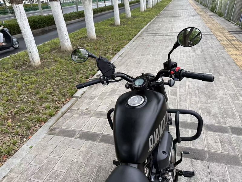 二手QJMOTOR闪300