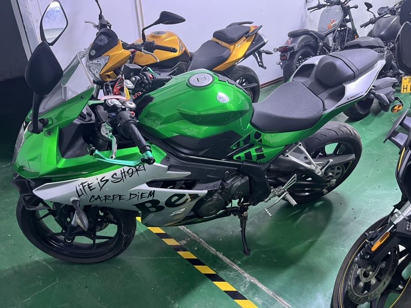 二手贝纳利龙卷风 Tornado 252R