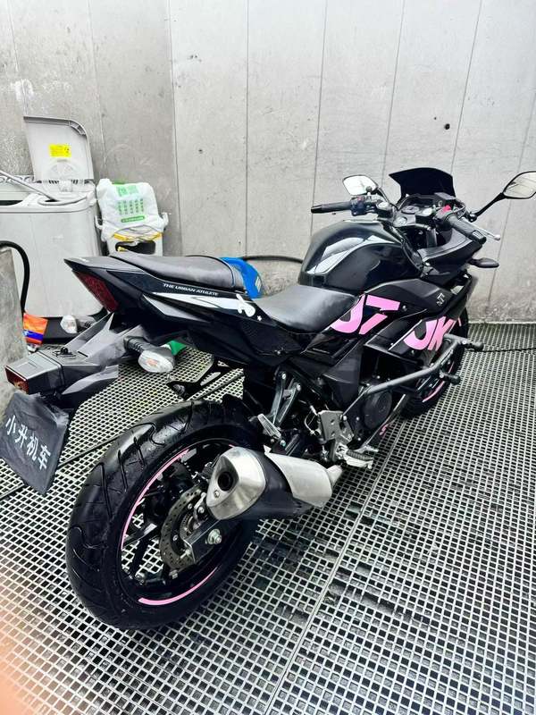 二手豪爵铃木GSX250R