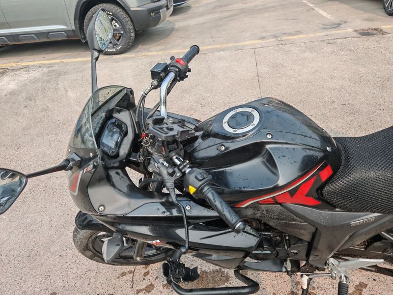 二手济南铃木极客飒 Gixxer 155