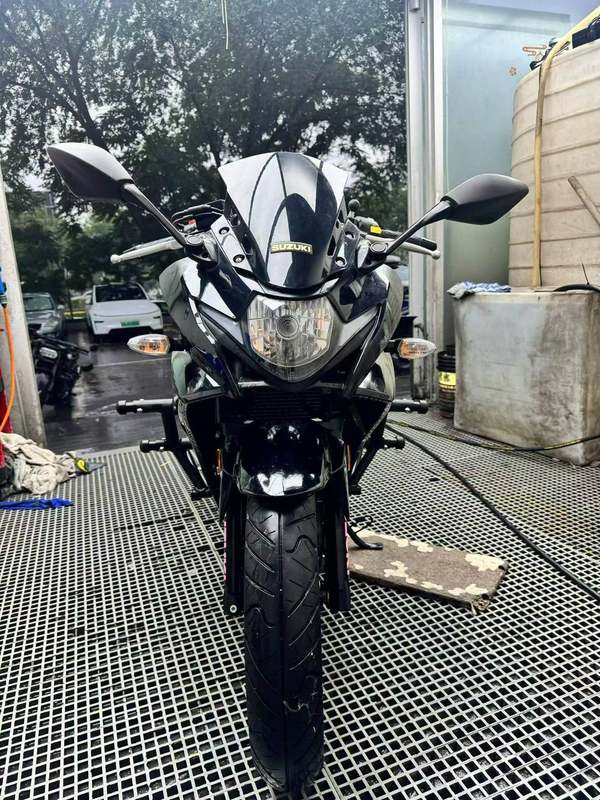 二手豪爵铃木GSX250R