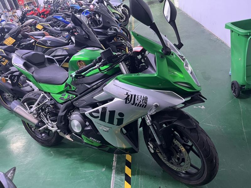 二手贝纳利龙卷风 Tornado 252R