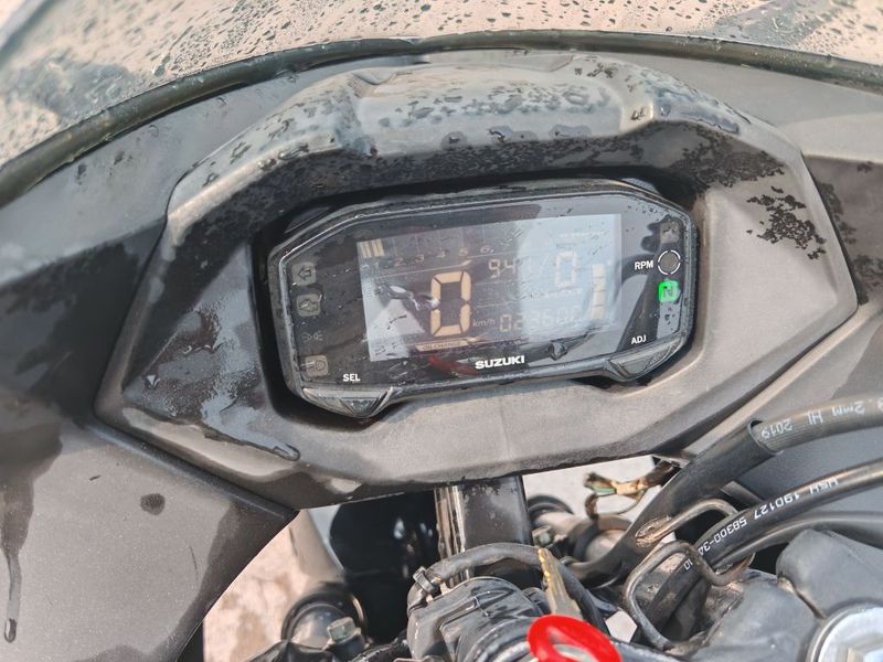 二手济南铃木极客飒 Gixxer 155