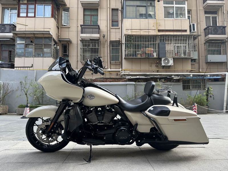 二手哈雷戴维森公路滑翔 Road Glide