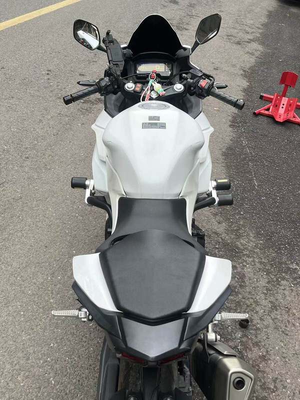 二手本田CBR400R