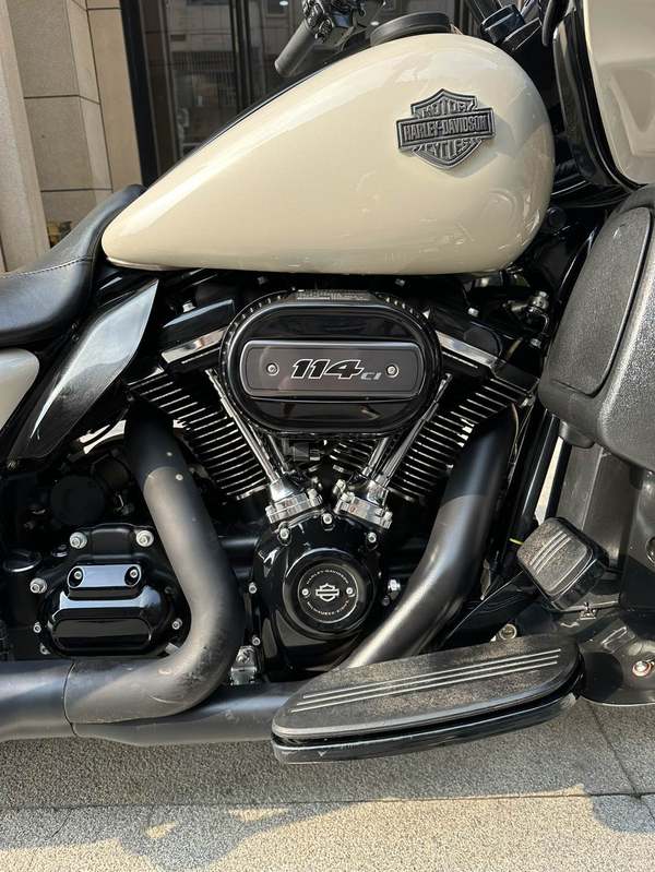 二手哈雷戴维森公路滑翔 Road Glide