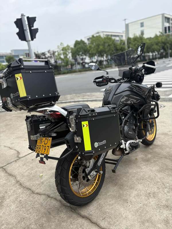 二手贝纳利TRK702