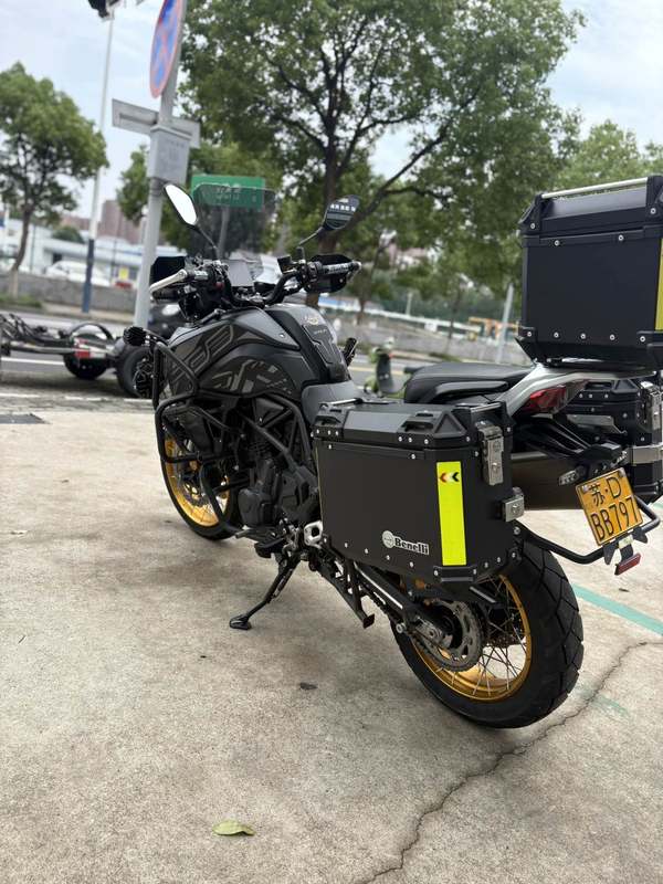 二手贝纳利TRK702