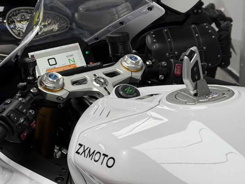 二手张雪机车820RR