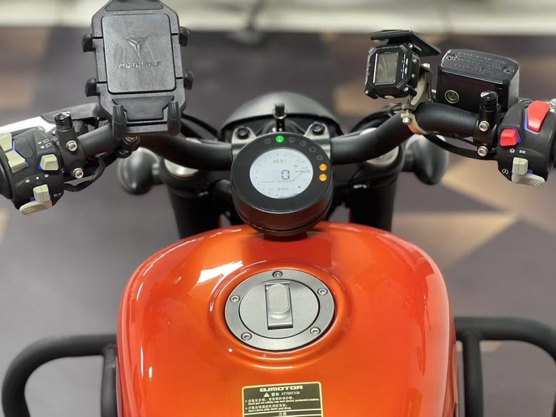 二手QJMOTOR闪300