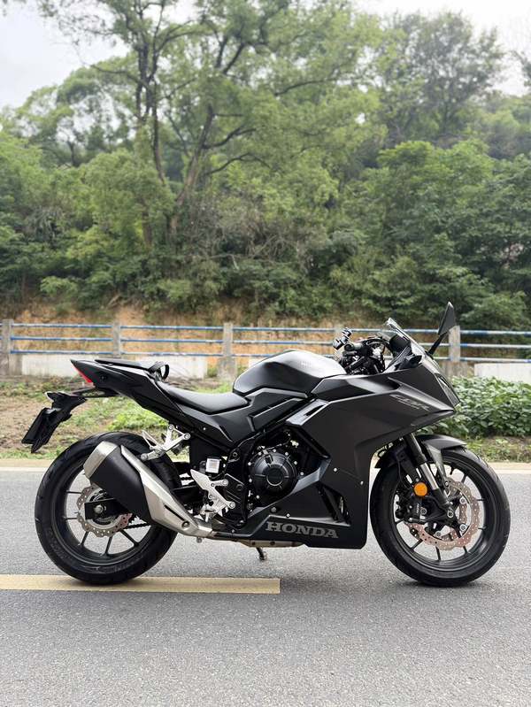 二手本田CBR400R