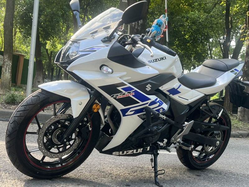 二手豪爵铃木GSX250R