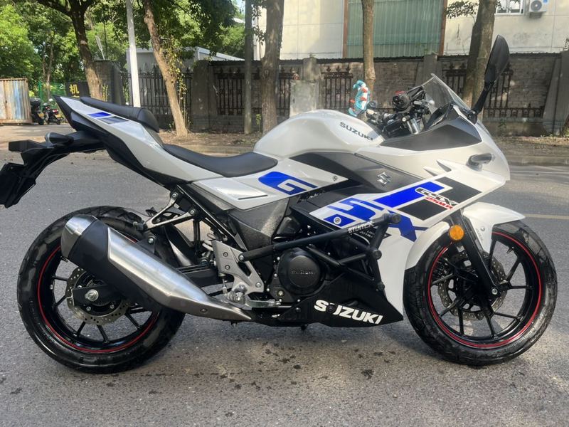 二手豪爵铃木GSX250R