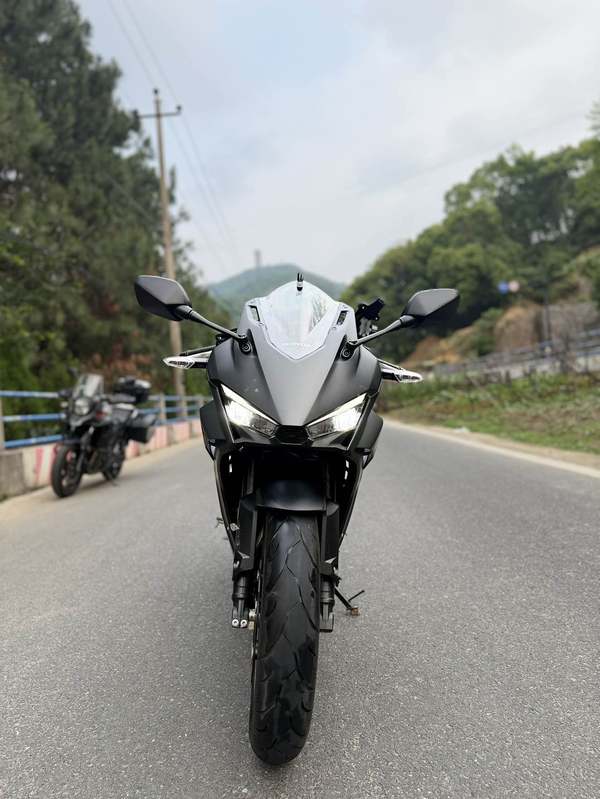 二手本田CBR400R
