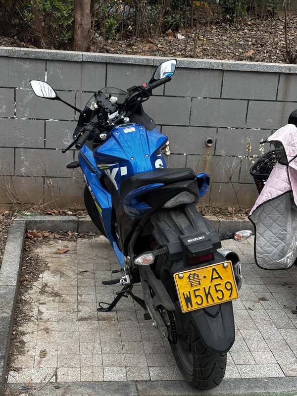 二手济南铃木极客飒 Gixxer 155