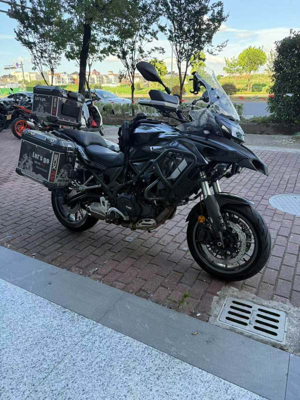 二手贝纳利金鹏 TRK502