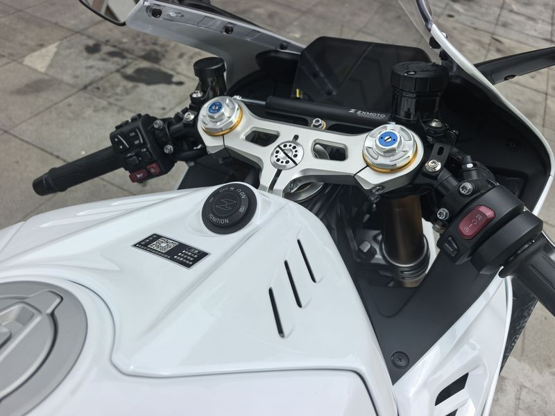 二手张雪机车820RR
