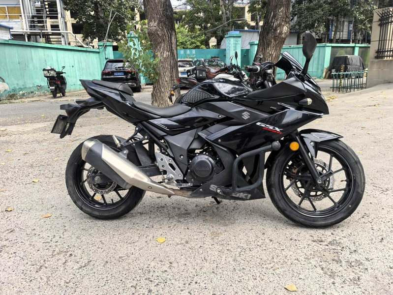 二手豪爵铃木GSX250R