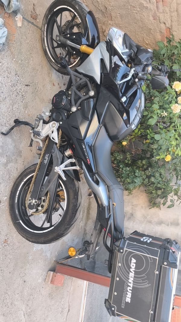 二手五羊本田CB190R 暴锋眼
