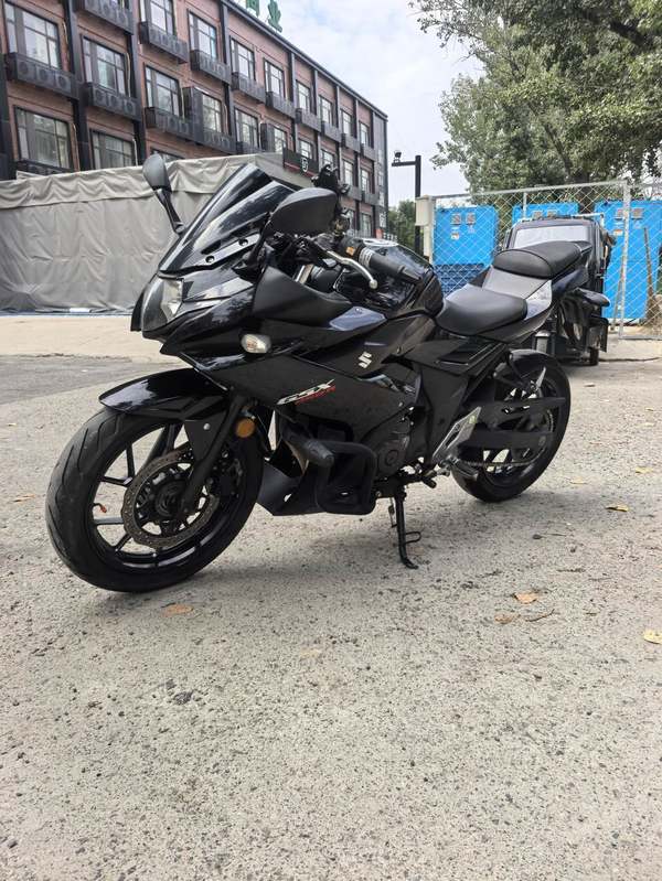 二手豪爵铃木GSX250R