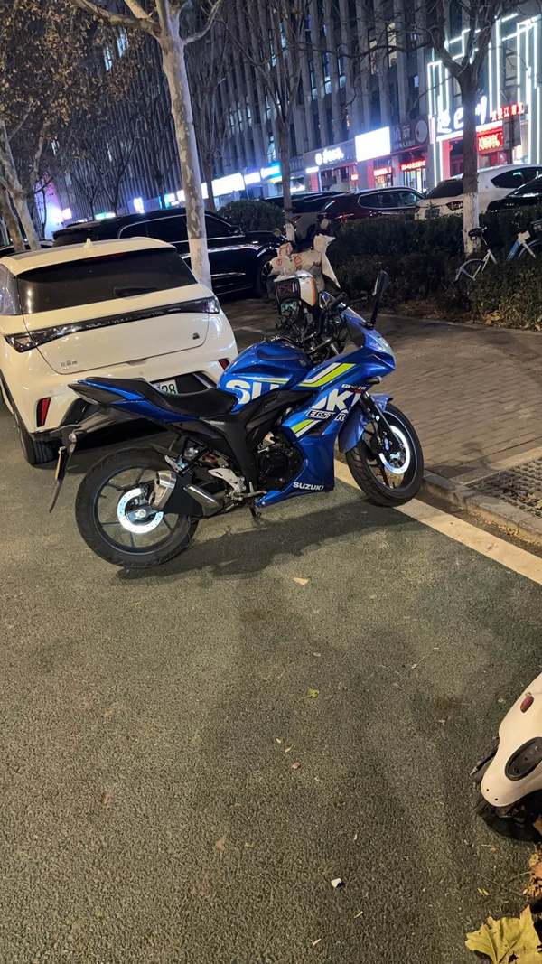 二手济南铃木极客飒 Gixxer 155