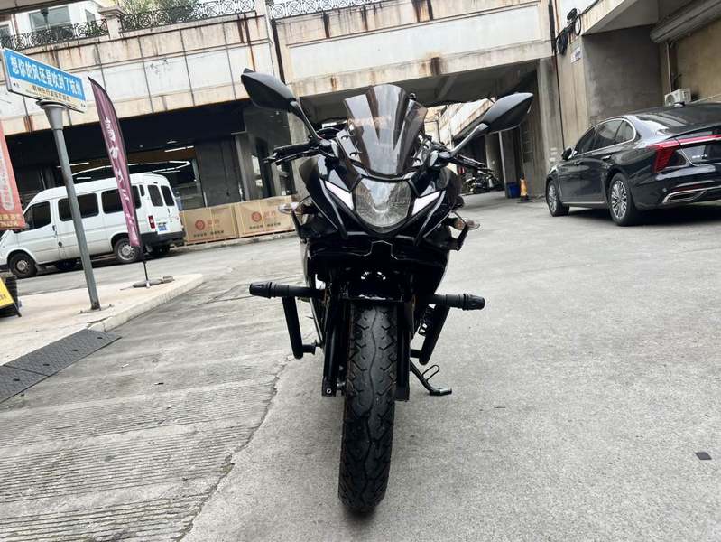 二手豪爵铃木GSX250R