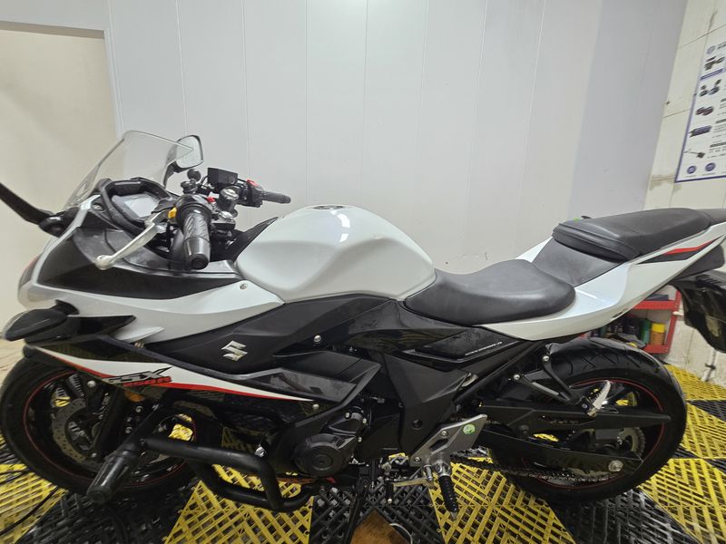 二手豪爵铃木GSX250R
