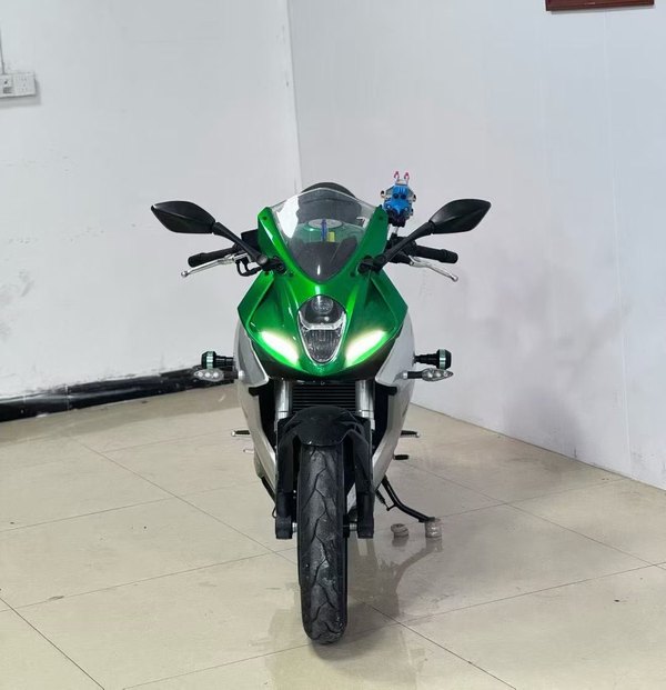 二手贝纳利龙卷风 Tornado 252R