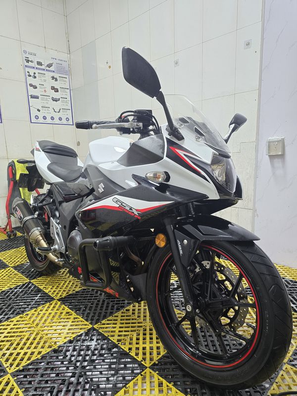 二手豪爵铃木GSX250R
