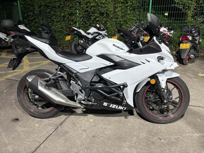 二手豪爵铃木GSX250R