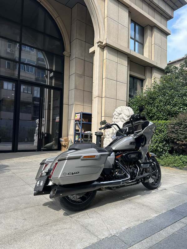 二手哈雷戴维森公路滑翔 Road Glide