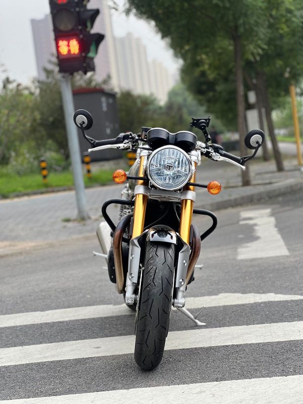 二手凯旋Thruxton