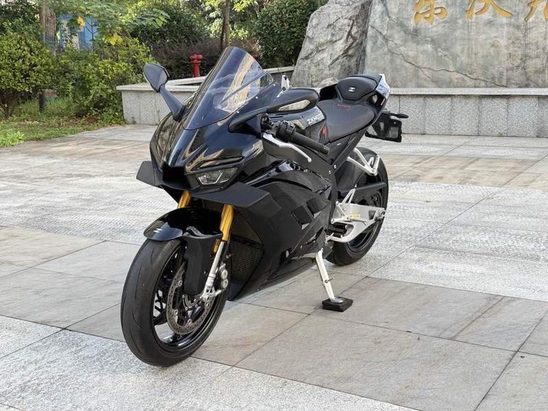 二手张雪机车820RR