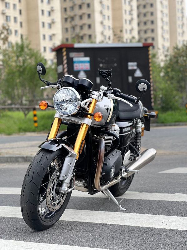 二手凯旋Thruxton