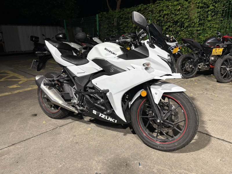 二手豪爵铃木GSX250R