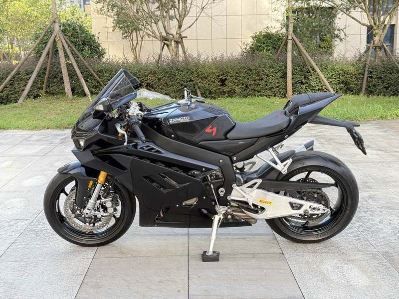 二手张雪机车820RR
