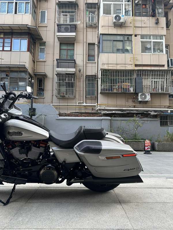 二手哈雷戴维森公路滑翔 Road Glide
