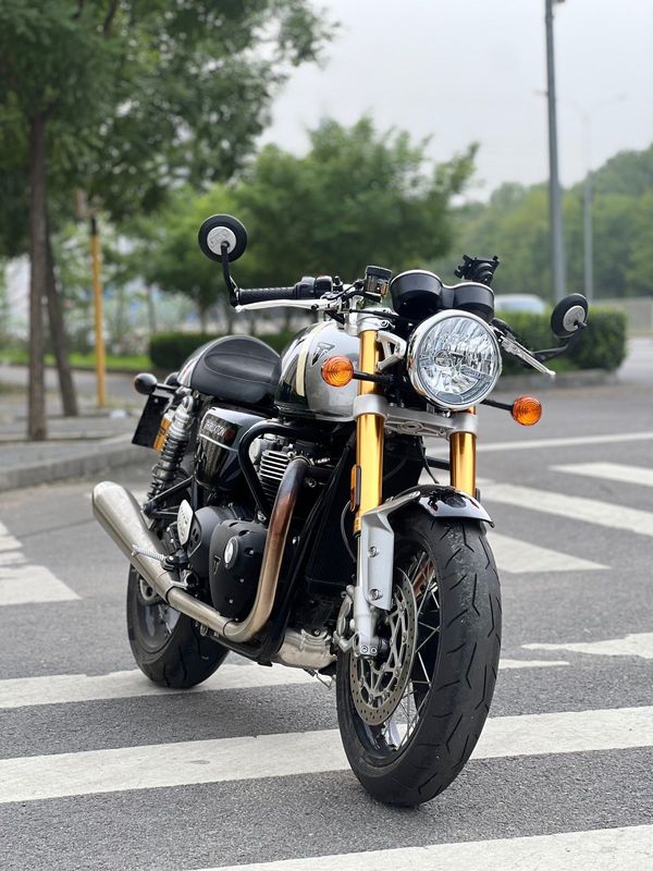 二手凯旋Thruxton