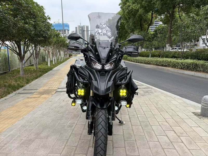 二手贝纳利TRK702