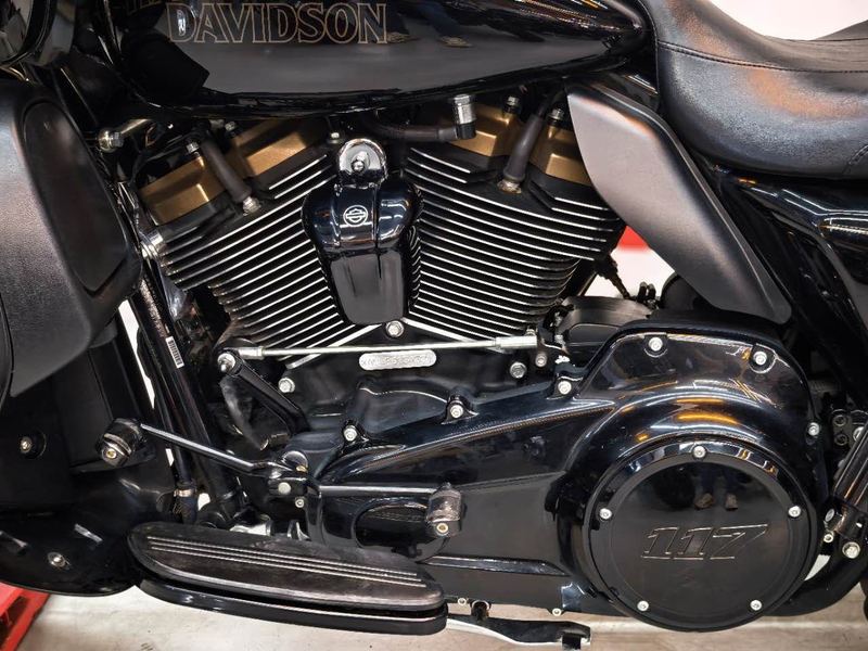 二手哈雷戴维森公路滑翔 Road Glide