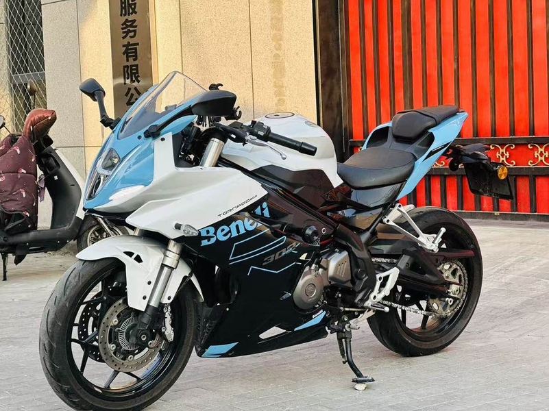 二手贝纳利龙卷风 Tornado 302R