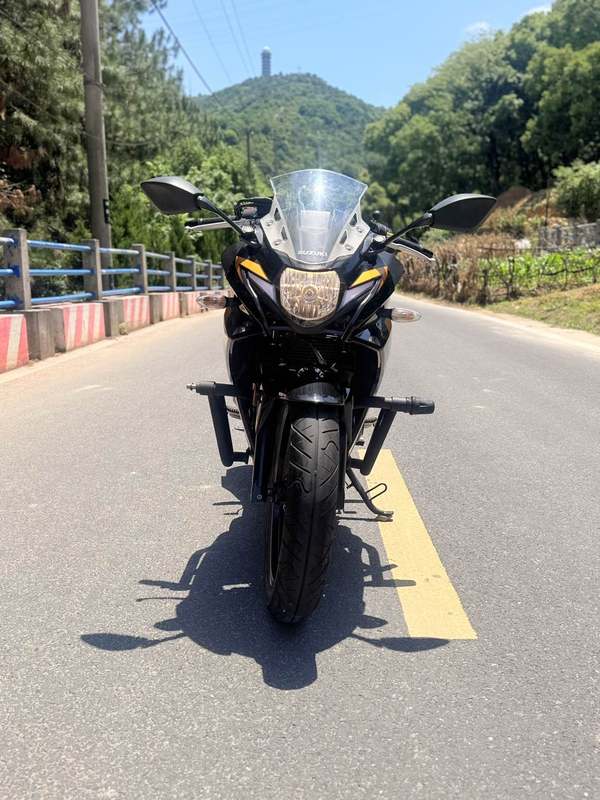 二手豪爵铃木GSX250R