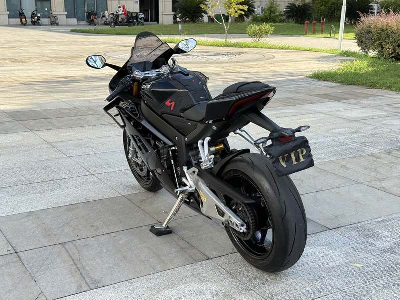 二手张雪机车820RR
