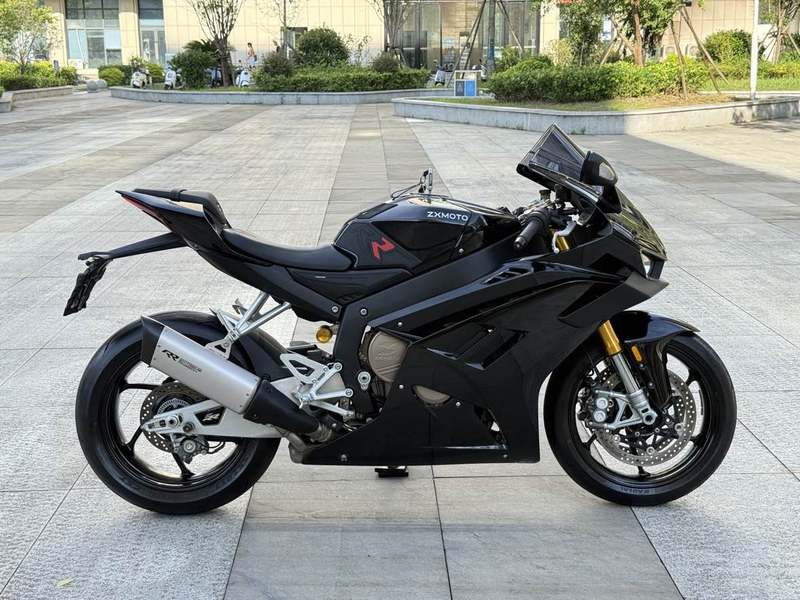 二手张雪机车820RR