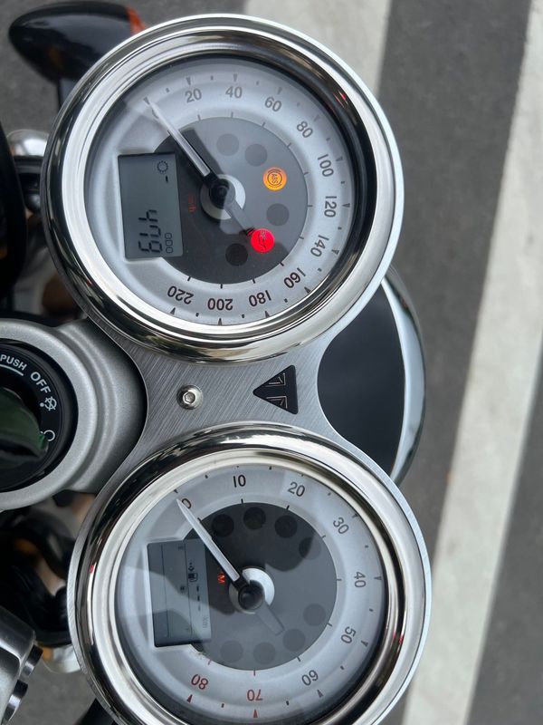 二手凯旋Thruxton